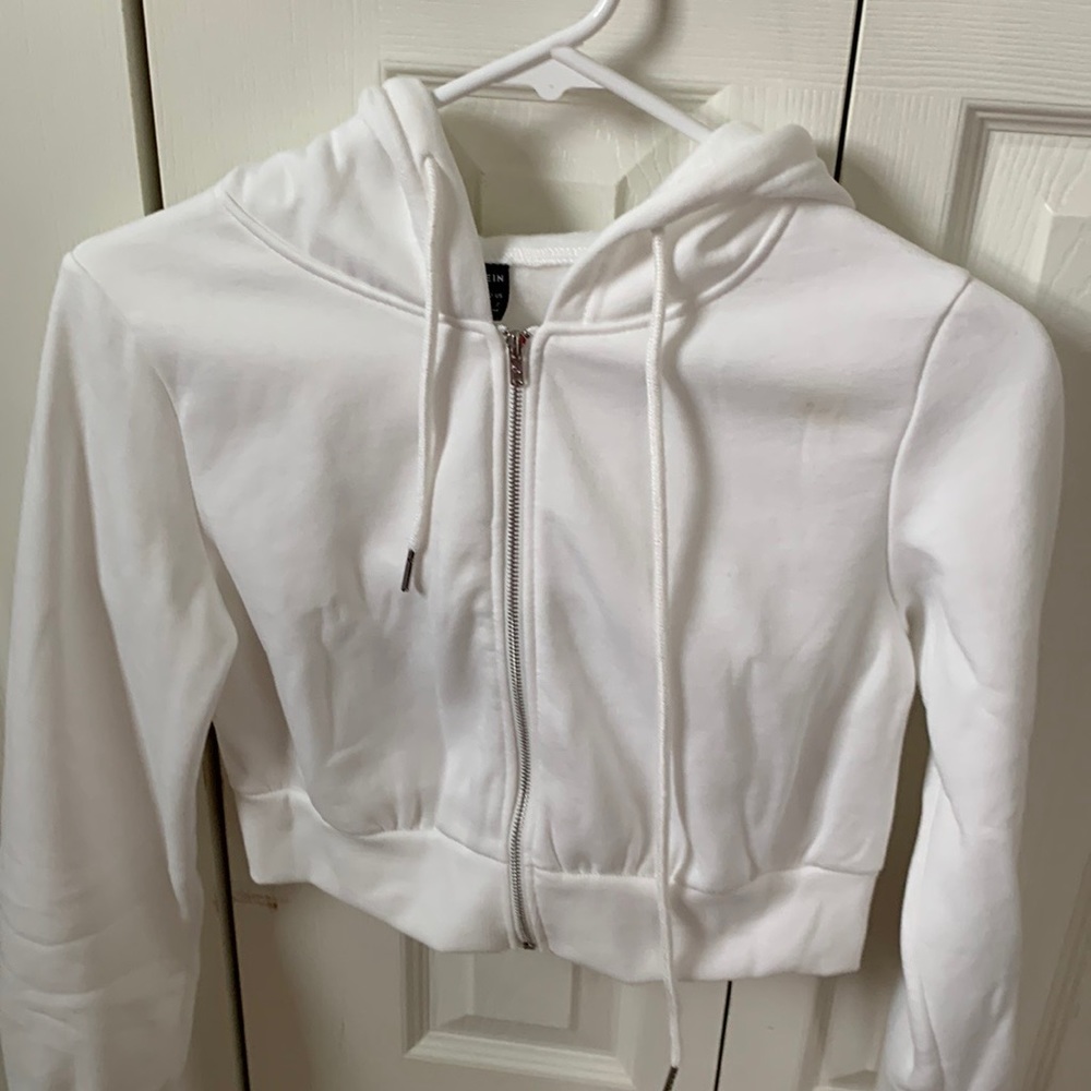 xs Shein white cropped zip up